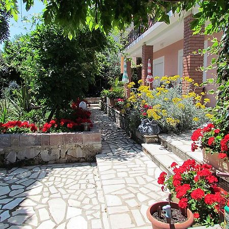 Apartments Bura & Jugo, Cres, Without Stress Exteriör bild