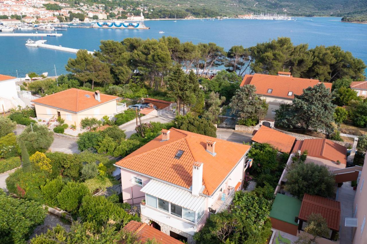 Apartments Bura & Jugo, Cres, Without Stress Exteriör bild