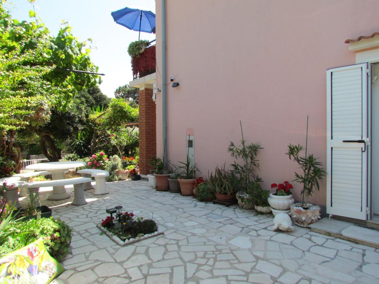 Apartments Bura & Jugo, Cres, Without Stress Exteriör bild