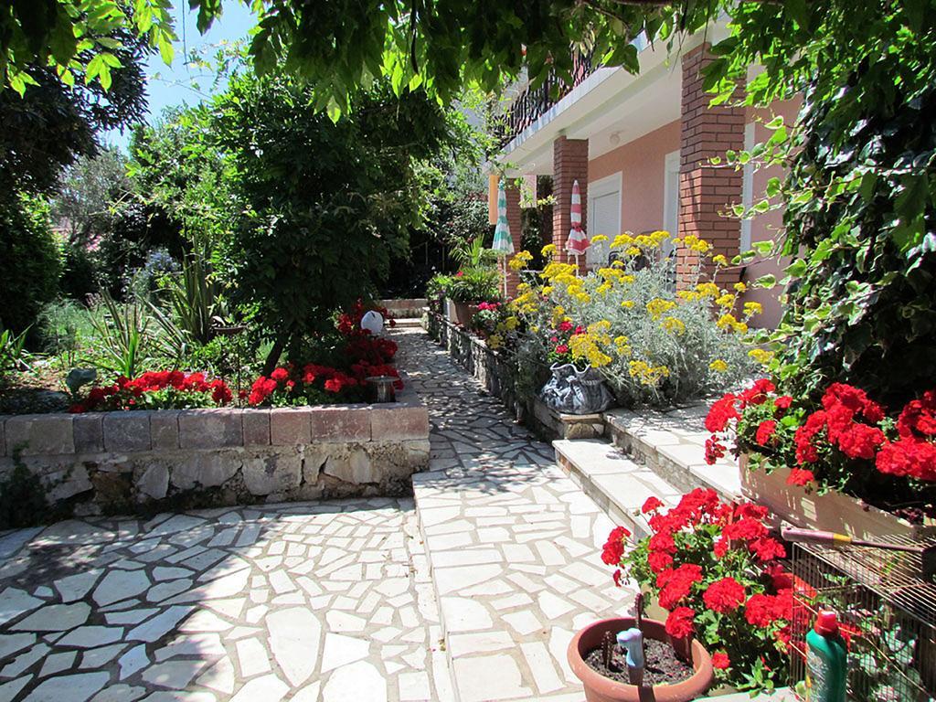 Apartments Bura & Jugo, Cres, Without Stress Exteriör bild